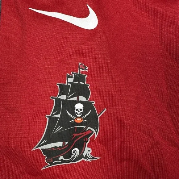 Tom Brady Jersey Mens XL Tampa Bay Buccaneers NFL Red Nike On Field Polyester - Picture 5 of 10